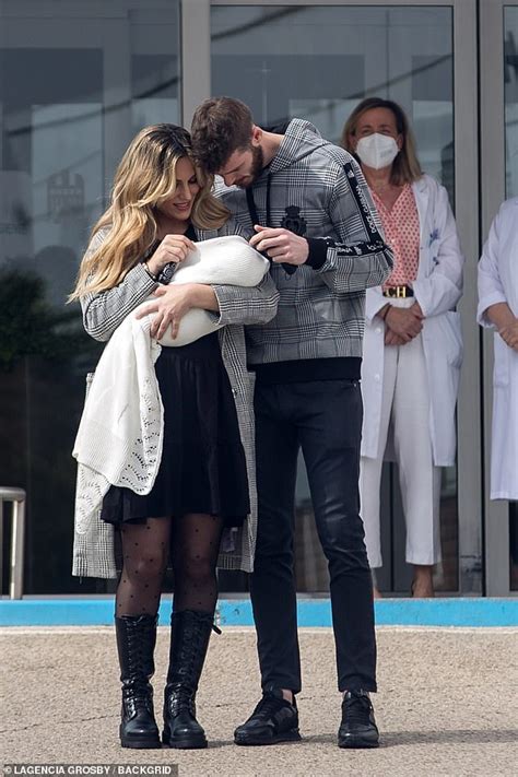 David De Gea And Girlfriend Edurne Leave Hospital With Newborn Daughter