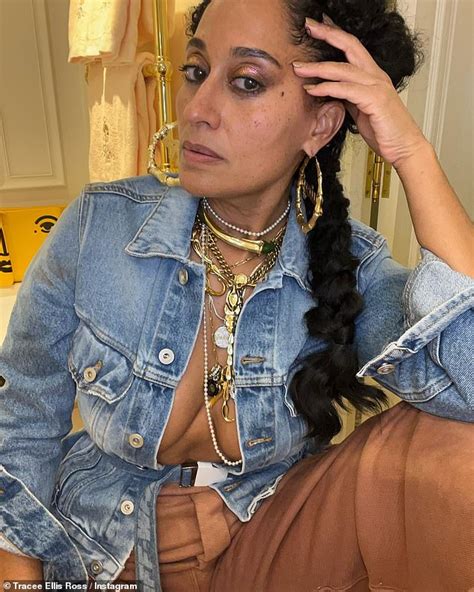 Tracee Ellis Ross Wows In An Eye Catching Outfit As She Shows Off Her Cleavage