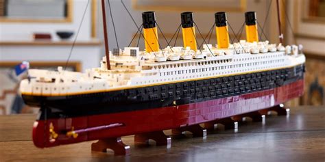 Le Nouvel Ensemble Titanic De 9 090 Pièces De Lego Est Maintenant Le