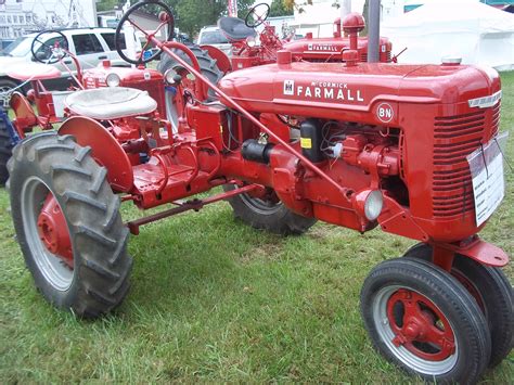 Farmall Bnarrow Front With Offset Culti Vision Cool Tractor