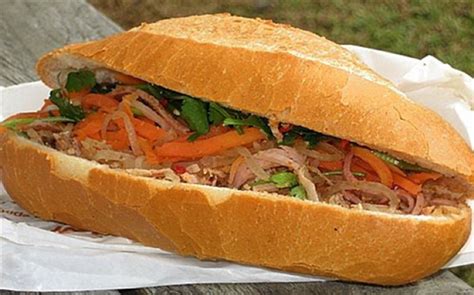 Bánh mì 362 đã xuất hiện từ những năm 1980. Banh Mi - A Sensation Of Vietnam's Street Food