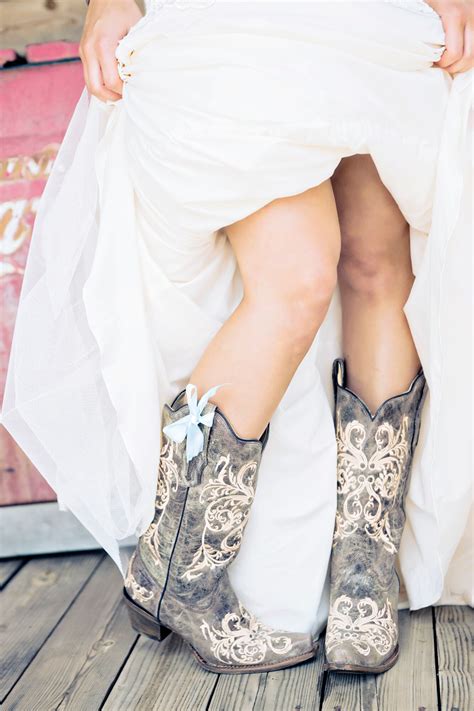 We carry your favorite brands by anderson bean, ariat, bootdaddy, circle g, corral, dan post, laredo, reba and tony lama. Bridal Cowboy Boots With Blue Bow