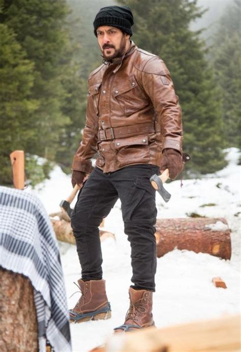 Shah Rukh Khan Salman Khan And Ajay Devgns Leather Jacket Fashion For
