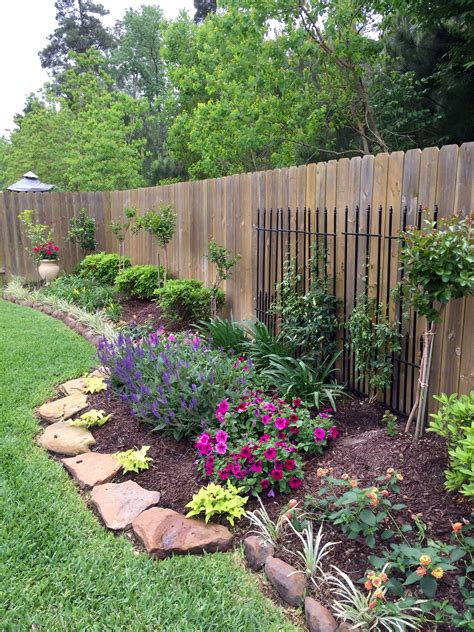 Small Garden Border Fence Ideas Garden Design