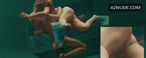 Celeb Kelly Brook Nude And Wet In Piranha D Machiproject Org