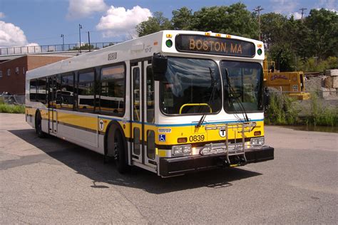 Mbta Bus Credithr Mbta Rapid Transit The T Runs Daily Se Flickr