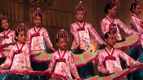 Korea Traditional Dance Fan Dance Performed By Childrens Dance Of
