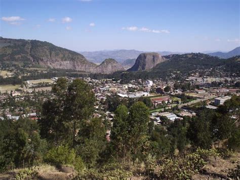 The population of mek'ele is overwhelmingly tigray, who make up about 96% of the population, while about 2% are amhara and the remaining 2% are other ethnic groups. Dessie | city
