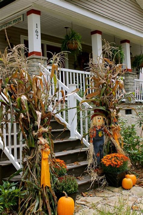 Beautiful Fall Decorations Made With Dried Corn And Corn Stalks