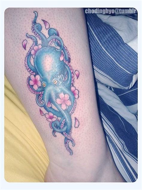 Feminine Octopus And Flower Tattoo Octopus Tattoos Octopus Tattoo