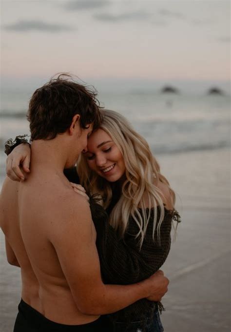25 Incredibly Cute Couple Photos To Inspire Fancy Ideas About Hairstyles Nails Outfits And