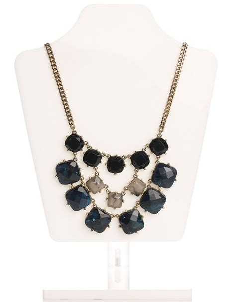 3 Colors To Seduce Accessorize Statement Necklace Jewelry