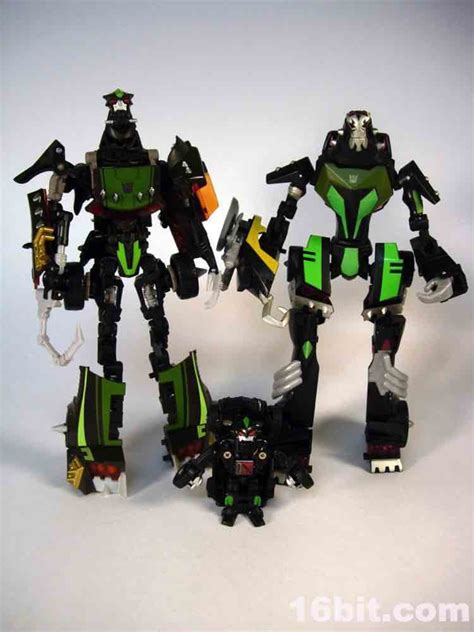 Realtime price guide with history, pictures, and info for all parts, weapons, accessories, instructions, and specs. 16bit.com Figure of the Day Review: Hasbro Transformers ...