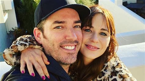 Zooey deschanel was born on january 17, in the year, 1980 and she is a very famous american actress, singer, model, and also a songwriter. Zooey Deschanel Posts Adorable Message And Pic On Beau ...