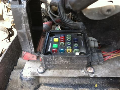 Irv2 is the friendliest online rv forum community where motorhome and travel trailer owners meet to discuss all aspects of rv ownership. Where Is The Fuse Block On 2019 Fleetwood Disocvery / I ...