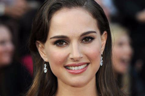 Natalie Portman ‘very Much Regrets Signing 2009 Petition To Free Roman