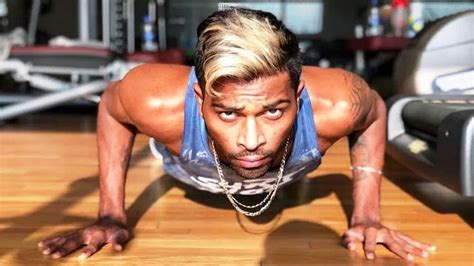 Watch Hardik Pandya Sweat In The Gym To Remain Fit While Quarantining Essentiallysports