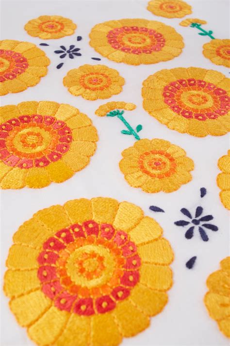 Marigold Print - pattern - Free Embroidery Patterns - DMC