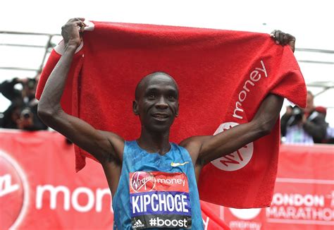 He kept a 4:30 min/mile pace for 26.2 miles!!! Eliud Kipchoge and Tigist Tufa win the elite London ...