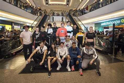 Jd sports is the leading sneaker and sport fashion retailer. JD Sports Opens Its New Store in Mid Valley Megamall | 2CENTS