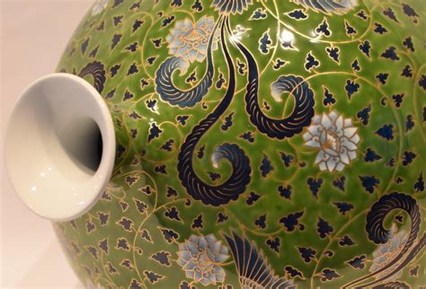 Large Japanese Contemporary Imari Green Gilded Porcelain Vase By Master