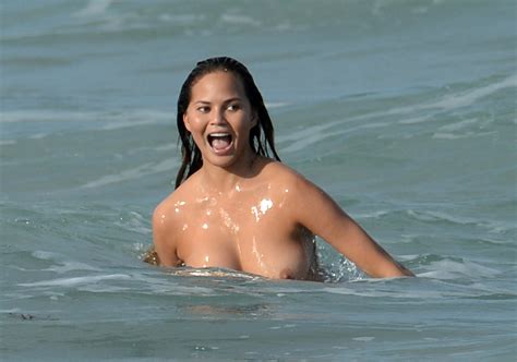 Chrissy Teigen Full Nude Photoshoot At Miami Beach
