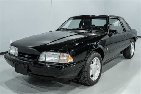 For Sale 1992 Ford Mustang Lx 50 Notchback 50l V8 5 Speed 14k