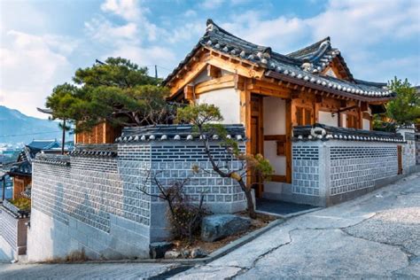 Dzięki temu, że w naszym zespole znajdują się osoby obydwu tych narodowości doskonale wiemy jakie produkty sprostają waszym wymaganiom. Know About Traditional Korean House - Hanoks And Its ...