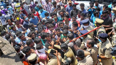 Visakhapatnam Gas Leak Villagers Stage Protest In Front Of Lg Polymers The Hindu