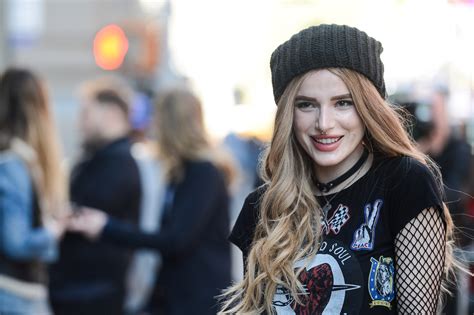 Bella Thorne Has Neon Red Hair Now And Its Literally Fire Glamour
