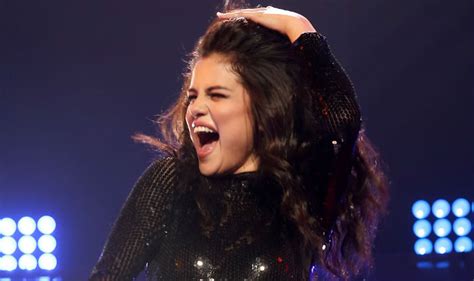 Selena Gomez Gets Emotional During Performance On ‘revival Tour