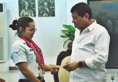 1 day ago · yesterday, hidilyn diaz stepped into the tokyo international forum with the weight of the country on her shoulders. Duterte Gives P2M Bonus To Hidilyn Diaz' Prize, P7 Million ...