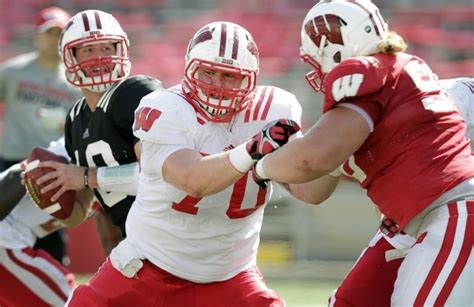 Badgers Football Joel Stave Passes Test In Scrimmage