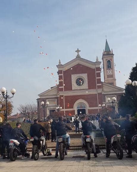 Palloncini E Rombo Di Motori Per Il Funerale Di Simone Vavassori Il