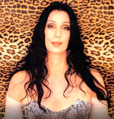 Cher Compie Anni Look E Canzoni Da Non Perdere Gay It