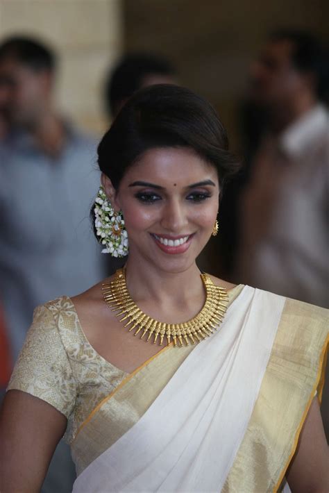 Tamil Actress Asin Latest Saree Images Exclusive Beautiful Indian