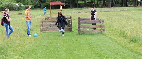 Fussballgolf ist eine noch junge funsportart aus skandinavien. Soccergolf Lausitz - Fußballgolf ist eine Kombination ...