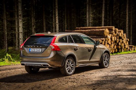 Discover the versatile and dynamic v60 cross country estate. Volvo V60 Cross Country - model year 2016 - Volvo Car ...