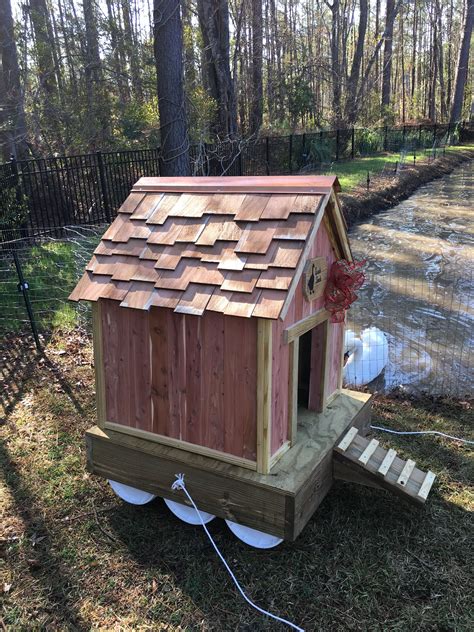 Join me as i build a duck house, kind of like a bird house, or chicken house, but for ducks! Floating duck house | Duck house plans, Duck coop, Duck house