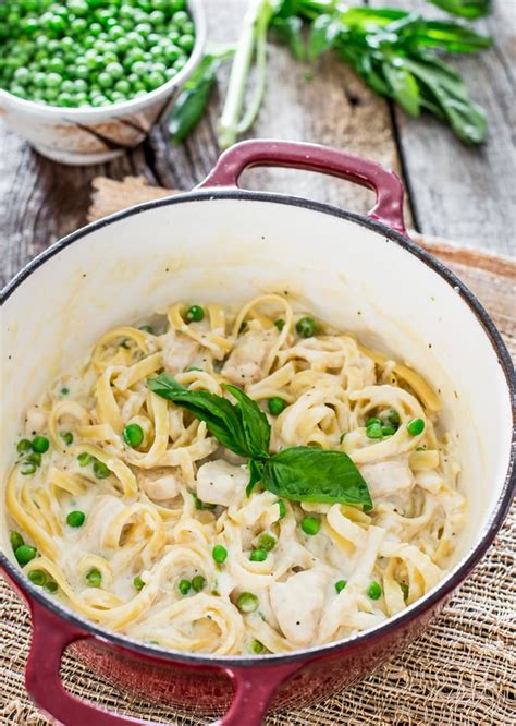 One Pot Chicken And Peas Fettuccine Alfredo Jo Cooks