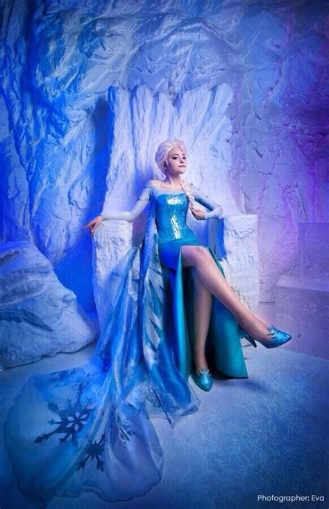 Queen Elsa On Twitter Frozen Cosplay Elsa Cosplay Disney Princess