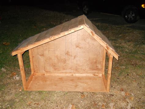 A Stable For An Outdoor Nativity That The Hubby Made Love Thiswish