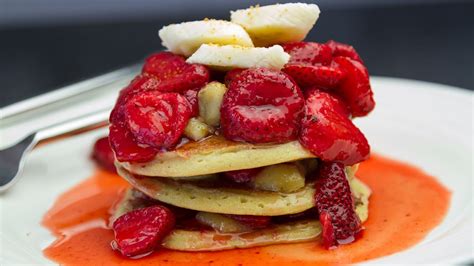 Best Ever 2 Ingredient EASY Pancakes Recipe (No dairy or ...