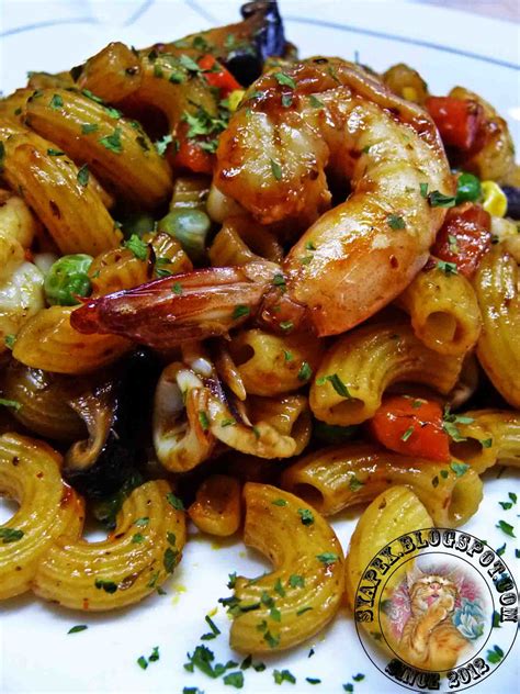 Cek resep cara membuat makaroni basah. syapex kitchen: Makaroni Goreng