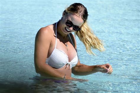 Caroline Wozniacki Sexy Na Praia Tomates Podres