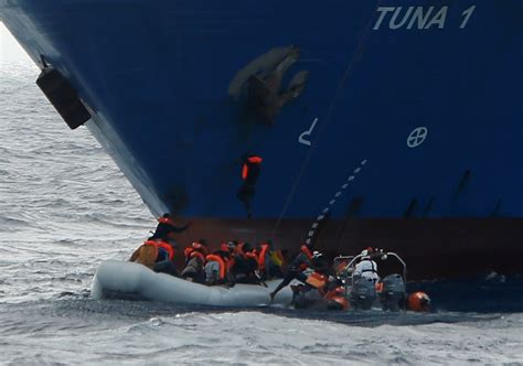 At Least 15 Die In Migrant Boat Sinking Off Greek Island Middle East Eye