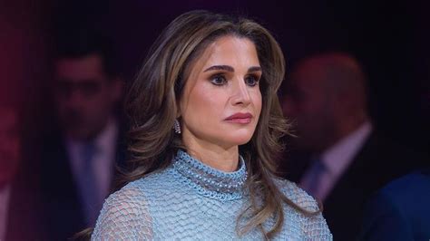 Queen Rania Of Jordan Made Dramatic Alterations To Her Hope Gala Dress And You Probably Didnt