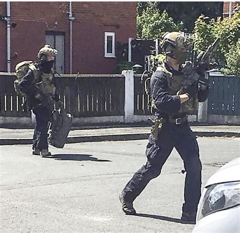 Left Ato Right 22 Sas Whilst On A Raid In Manchester 2017 R