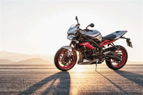 For $800 more worth it imo. Triumph Street Triple Rx Coming to the USA - Asphalt & Rubber