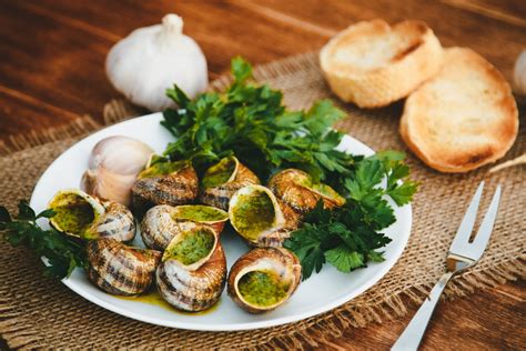 Learn how to make a persillade. Escargots en persillade | Mes recettes faciles